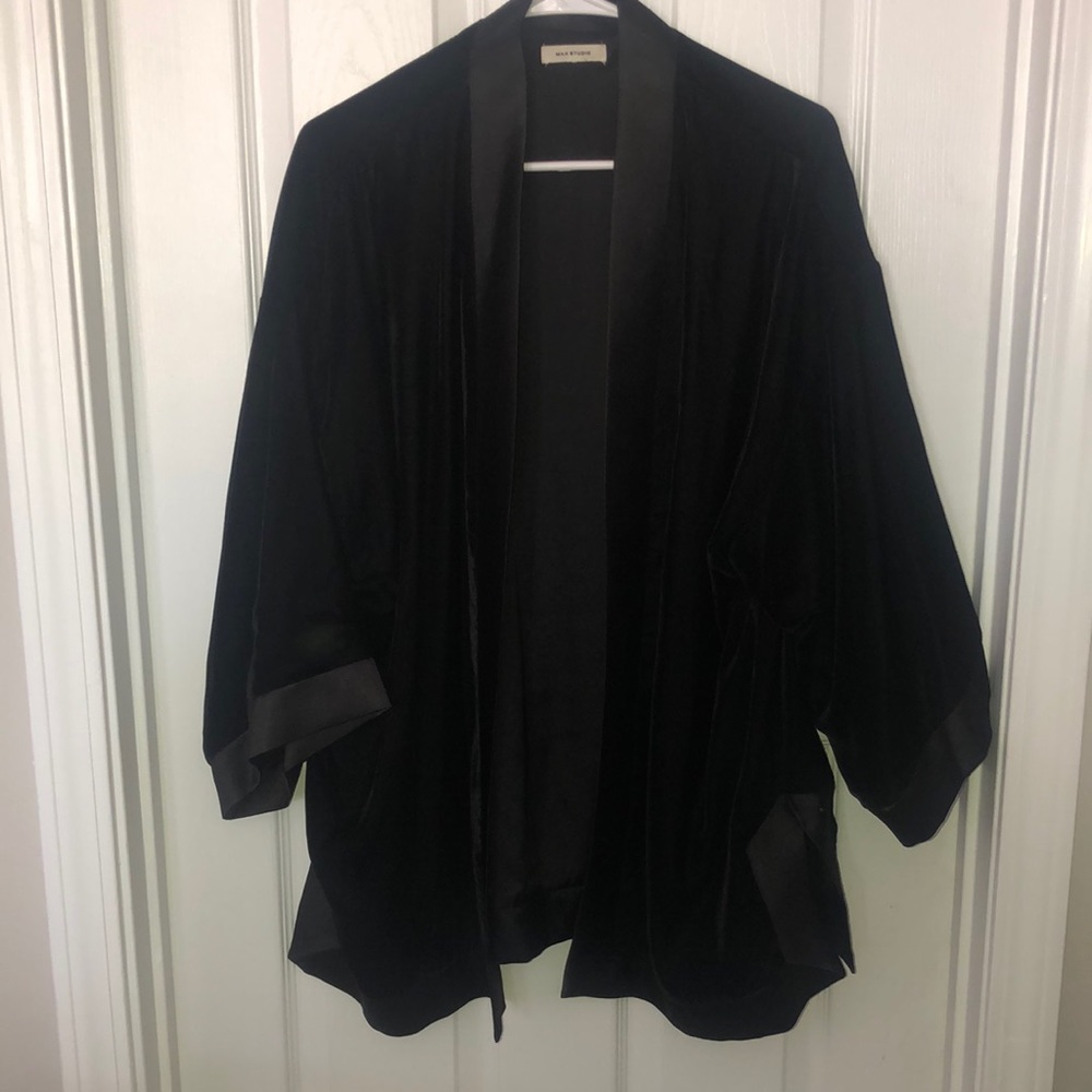 NWOT Max Studio black velvet kimono!